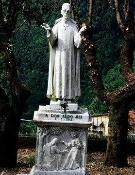 Estátua na praça de Lucca - Itália